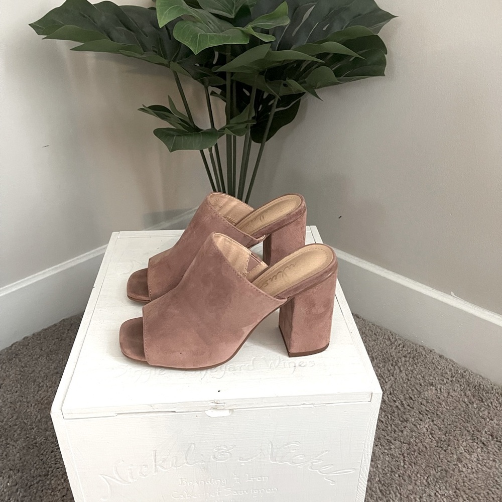 Suede mauve block heels